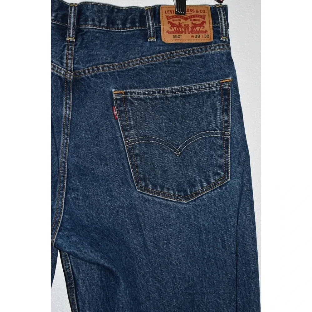 Levis 550 Mens 38x30 Relaxed Fit Blue Jeans 100% Cotton Medium Wash‎ 5-Pocket